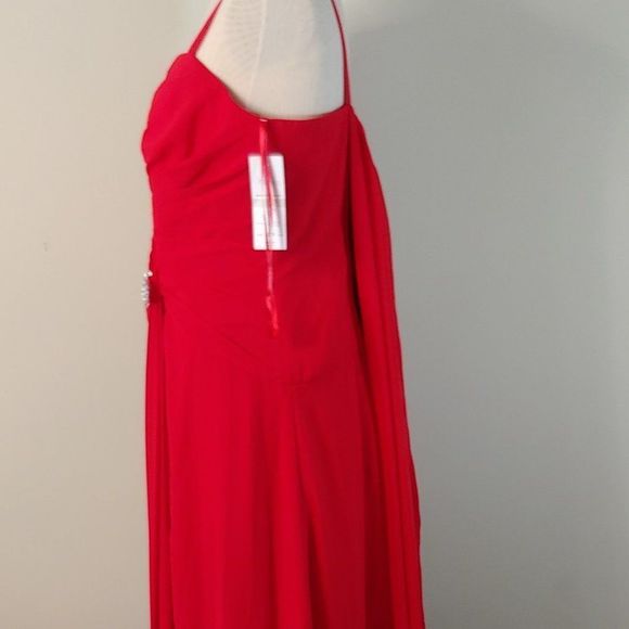(22)  NWOT Faviana Red Formal Gown in Size 20W  S9252 - Picture 3 of 5